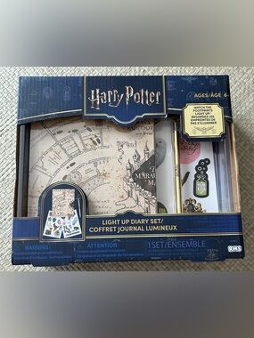 Warner Bros. Harry Potter Light-Up Marauder's Map Diary Set - Blue, Beige, Gold